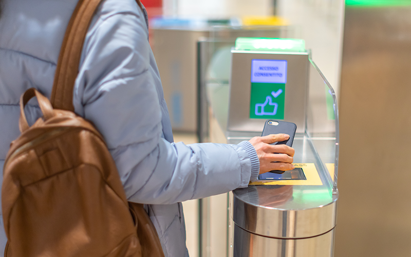 Boarding pass phone passenger